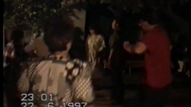 Сельские танцы,вечеринка 90-ых смотреть онлайн
