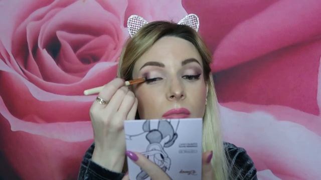 ?Праздничный макияж для НОВИЧКОВ Обзор новой палетки CATRICE MINNIE & DAISY Makeup tutorial туториа смотреть онлайн