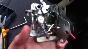 как открыть дверь на ваз 2109 если заклинил замок