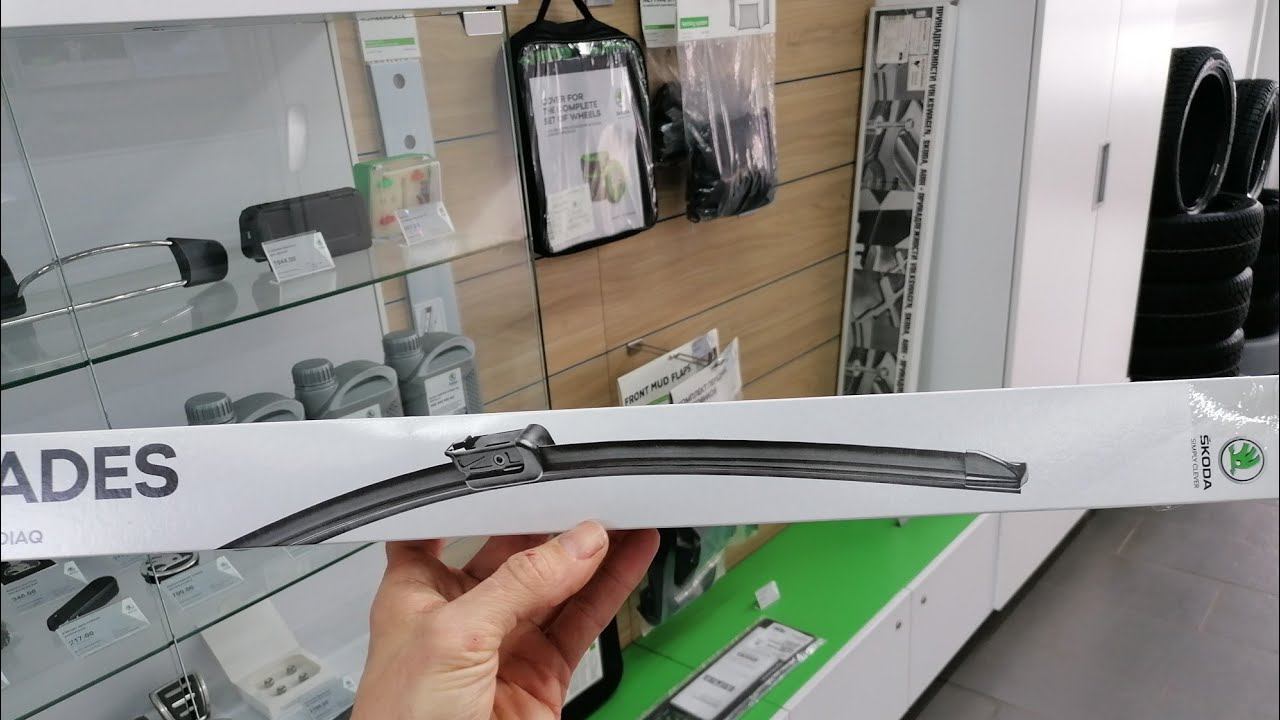 Skoda Octavia A-8, Octavia IV замена передних щёток стеклоочистителя .