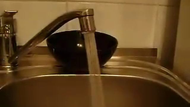 Романтическая цветная вода из крана (продаю по 150руб) смотреть онлайн