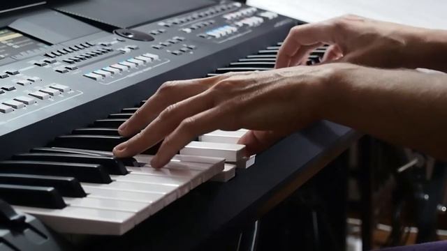 Yamaha PSR SX-600. Mint Royale, From Rusholme with love. смотреть онлайн