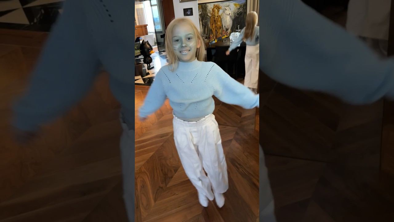 Дочка сделала странный макияж! смотреть онлайн