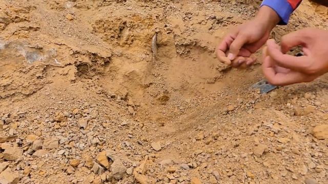 IT'S AMAZING! PRACTICAL AND EASY METHOD TO SEARCH FOR GOLD IN A MOUNTAIN, PANNING GOLD, GOLD RUSH. смотреть онлайн