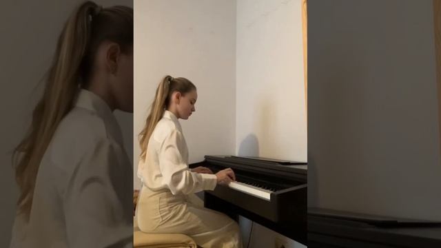 І.С.Бах "Менует" до мінор смотреть онлайн