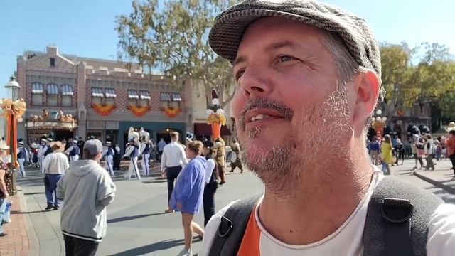 Crazy magic in Fantasyland | Disneyland delivers an amazing day смотреть онлайн