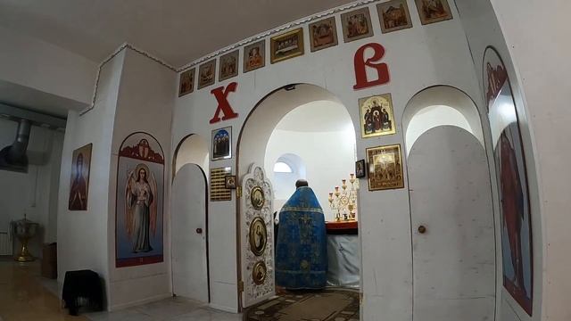 Дорогие братья и сестры! Божественная служба в храме Святой Троицы смотреть онлайн