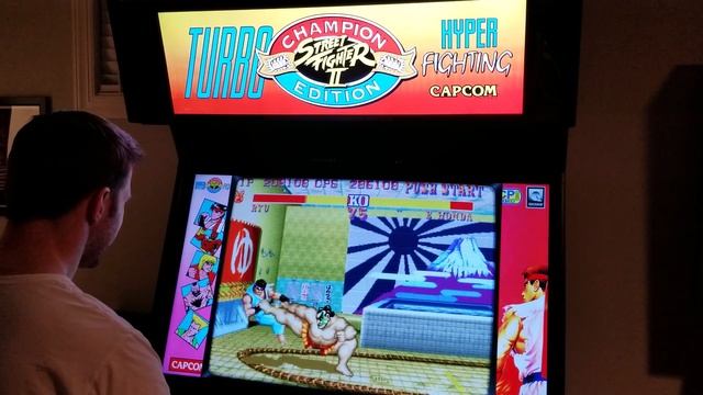 Street Fighter II Turbo Arcade Cabinet MAME Gameplay w/ Hypermarquee смотреть онлайн