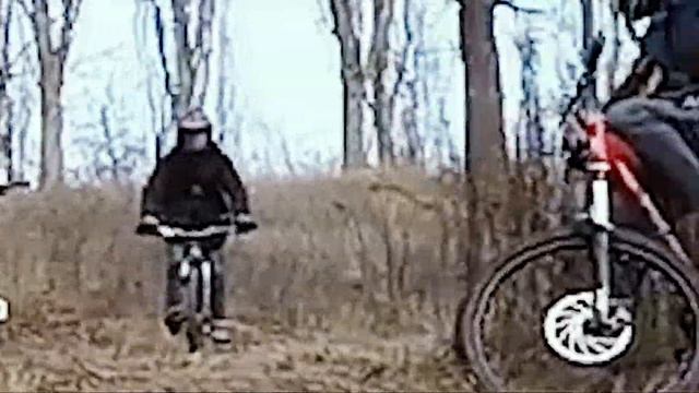 ПРОЕХАТЬ ПОВОРОТ БЕЗ ТОРМОЗОВ | УПАЛ на Мтб | Прыгаем СТЕПАП на Дариках смотреть онлайн