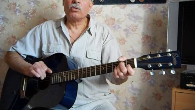 Здесь под небом чужим, я как гость нежеланный.