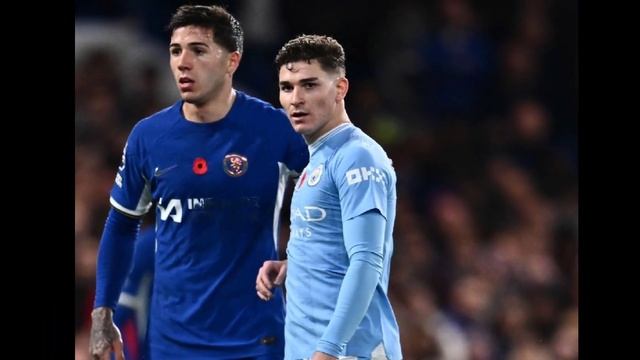 El tenso cruce de Enzo Fernández con Julián Álvarez смотреть онлайн