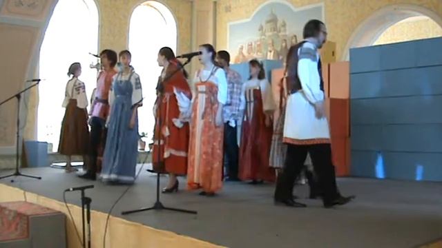 Фольклорный ансамбль "Подсеваха" "Весной девушки гуляли" (хороводная) смотреть онлайн