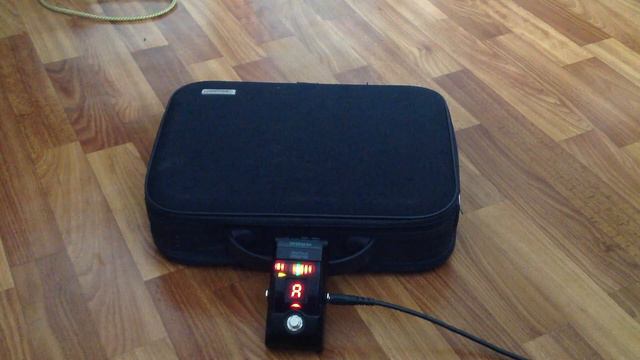 Korg Pitchblack Pedal Tuner ( bass test , all display) смотреть онлайн
