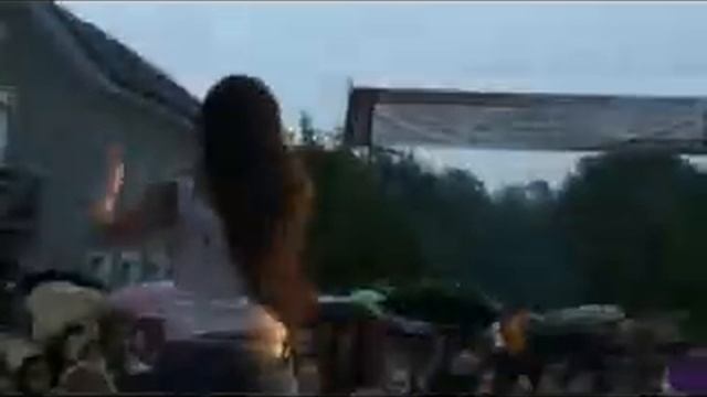 выступление АН 2 под проливным дождем в городе Гатчина на празднике день молодежи часть 2 смотреть онлайн