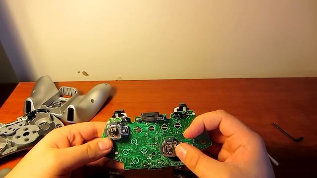 How To Fix Sticky or "Broken" Analog Sticks - The Solution - Xbox 360 & PS3 смотреть онлайн
