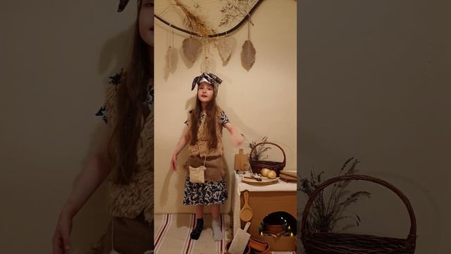 Илайда читает стихотворение Э.Успенского "Про Бабу Ягу" смотреть онлайн