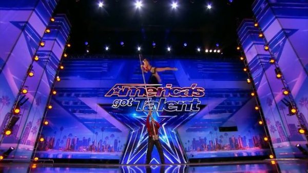 America's Got Talent. Incredible Russian tricksters. Русская озвучка. Шоу талантов Русские удивили.