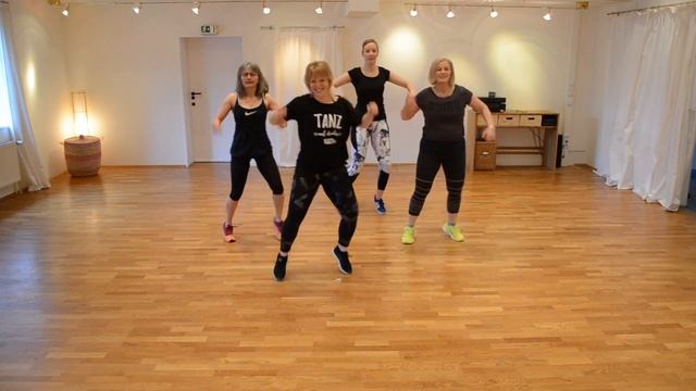 Kung Fu Fighting - WE LOVE DANCE смотреть онлайн