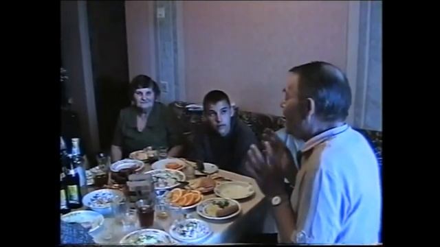В ГОСТЯХ У РОДИТЕЛЕЙ ЮРИЯ ХОЯ СЕКТОР ГАЗА ВОРОНЕЖ 2002 -2003 ГОДЫ смотреть онлайн