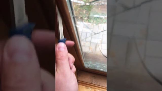 Замена стеклопакета. Демонтаж. Битый стеклопакет. Как установить стеклопакет в деревянное окно? смотреть онлайн