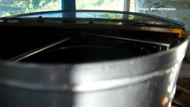 Зарисовки с пасеки в деревне / Семья Фетистовых смотреть онлайн