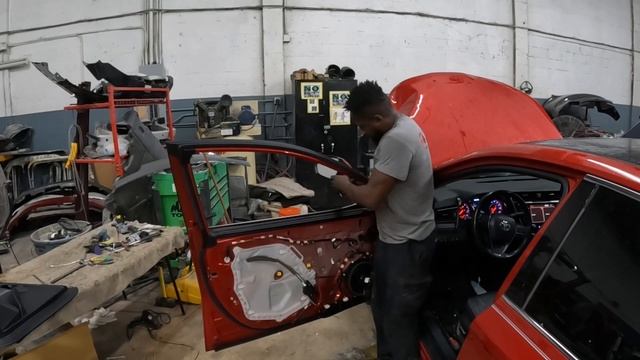 2019 Toyota Camry how to take the door handle off the trim panel and the mirror off смотреть онлайн