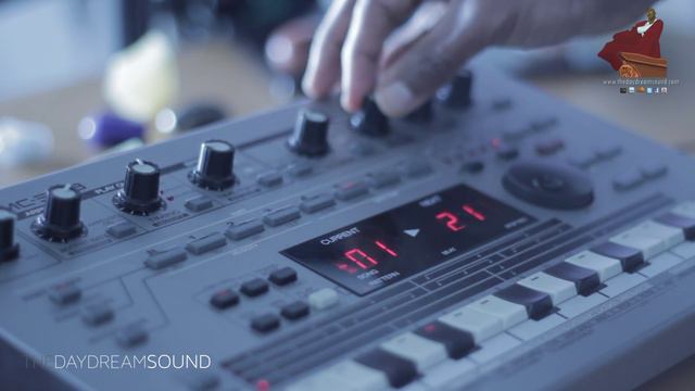 Future Tech House on the Roland MC-303 смотреть онлайн