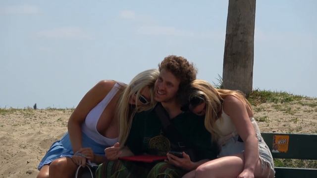 Invading Peoples Space! On The Beach ? смотреть онлайн