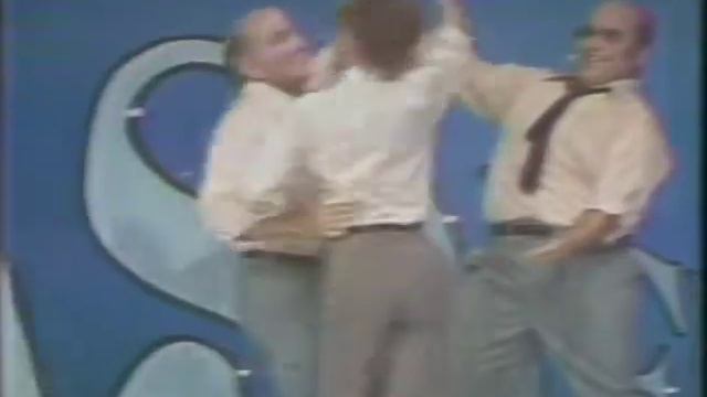Ed Asner Dancers 02 смотреть онлайн