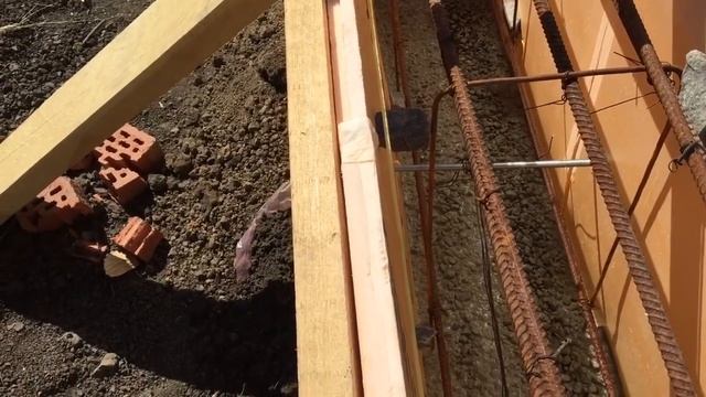 Заливка ленточного фундамента.Часть 2. Concrete pouring of the foundation by pumping. смотреть онлайн