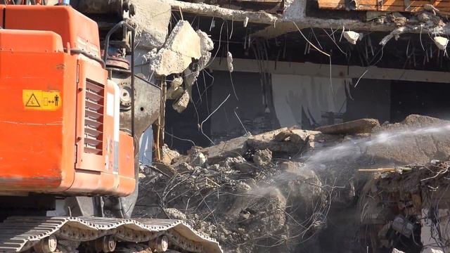 Hitachi 470 Excavator Экскаватор и снос зданий смотреть онлайн