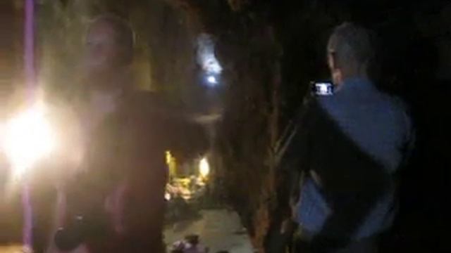 Пещера на вершине одной из мраморных гор, г. Дананг, Вьетнам. смотреть онлайн