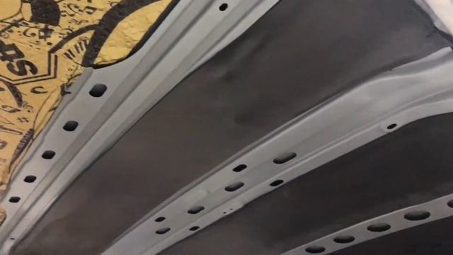 Простая шумка на Мазда 6, заводской было достаточно только для создания терпимой атмосферы в салоне смотреть онлайн