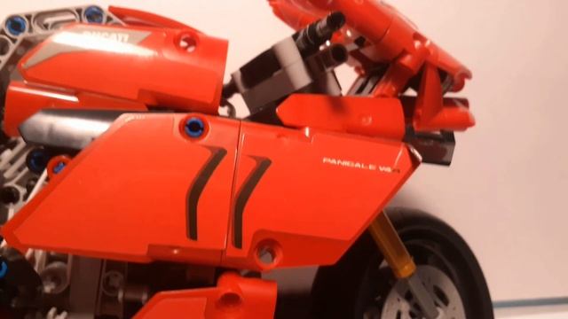 LEGO мотоцикл DUCATI смотреть онлайн