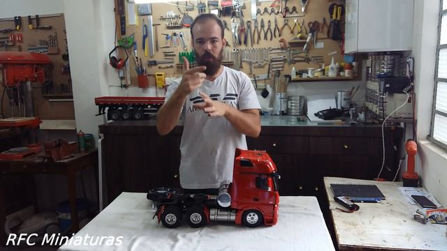 RFC Miniaturas MERCEDES ACTROS 6x2 смотреть онлайн