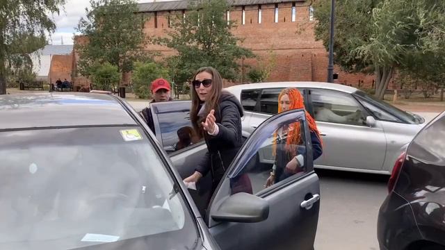 Большое счастье когда у тебя есть друзья, и помогают ваять творчество! смотреть онлайн