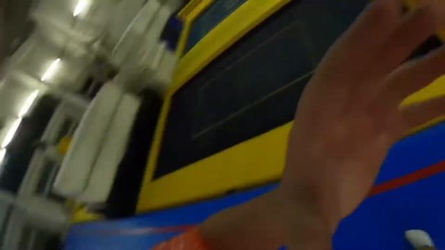 GAME OF SCOOT НА БАТУТНЫХ САМОКАТАХ смотреть онлайн