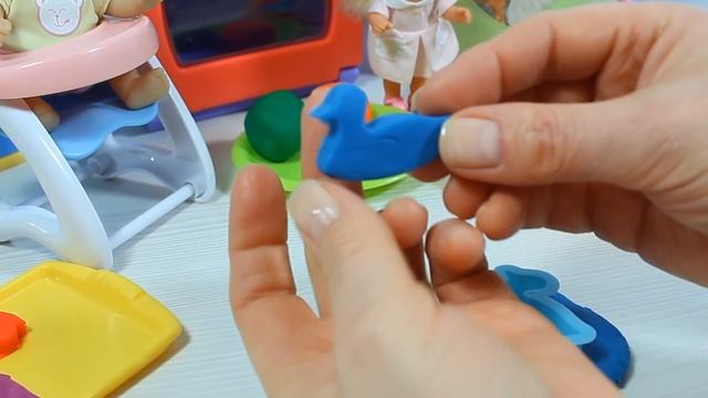 Кукла Эви Пупсик Соня Печём праздничное печенье Пластилин Play Doh смотреть онлайн