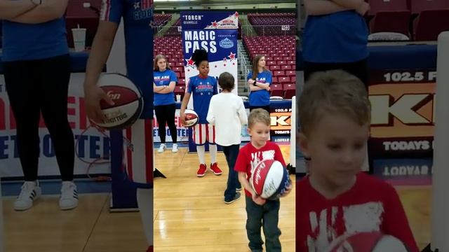 More fun before the Harlem globetrotters game смотреть онлайн