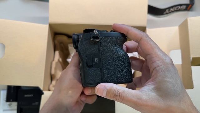 Sony A7RV Camera Unboxing [$3,898] смотреть онлайн