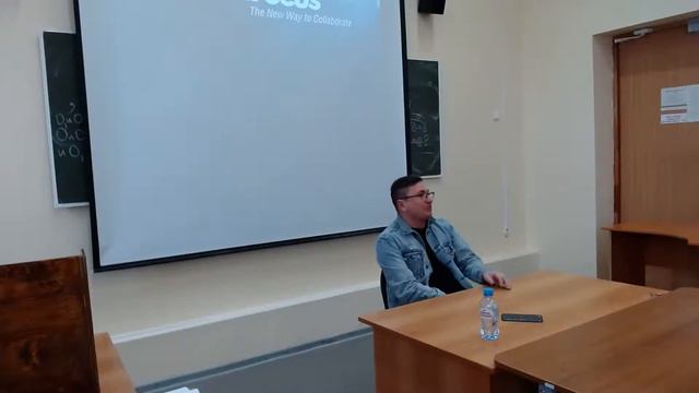 Мастер-класс с Зубковым Дмитрием на тему: "Куда идти после института? Офис, бизнес или фриланс" смотреть онлайн