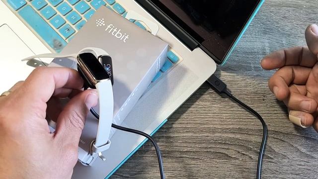 Fitbit Luxe: Stuck, Frozen Screen, Unresponsive? Watch This! смотреть онлайн