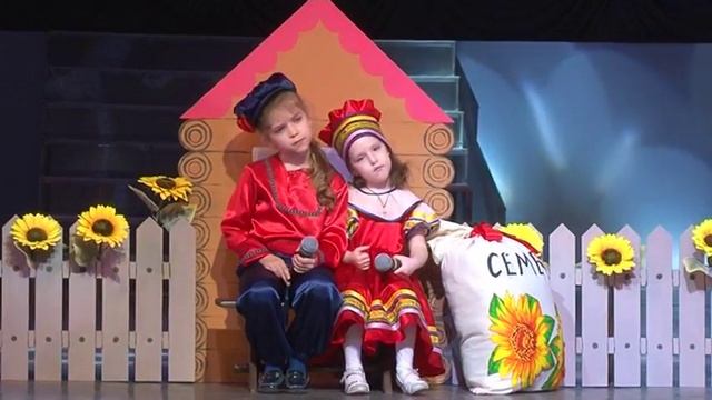 Смешные дети: "Песня про семечки" (То не утки крякают, не лягушки квакают) смотреть онлайн