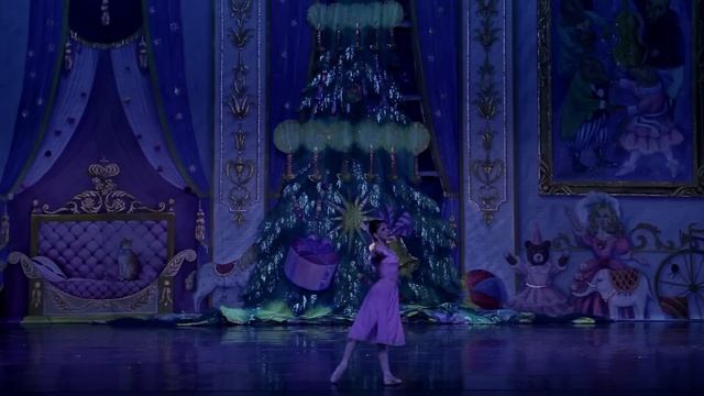 8. Moscow Ballet's Great Russian Nutcracker - Growing Tree and Mice! смотреть онлайн