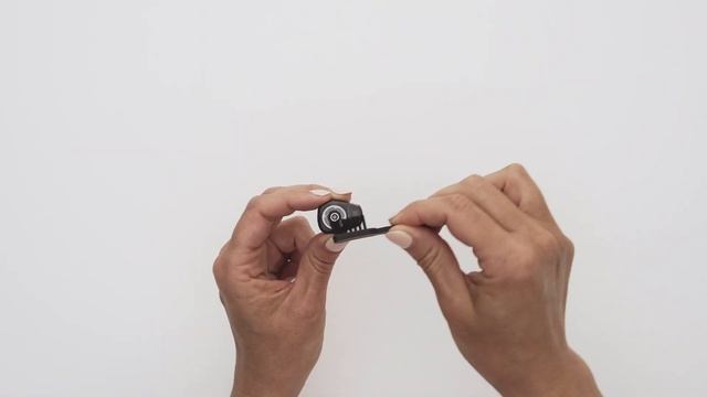 Cochlear™ Baha® 6 Max - Cleaning and maintaining your sound processor смотреть онлайн
