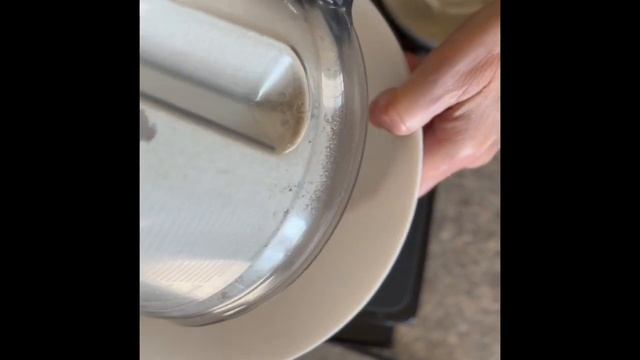 Grinding whole wheat flour at home. смотреть онлайн