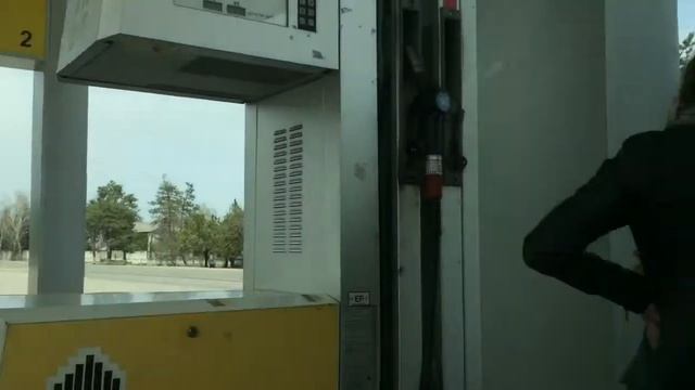 На заправке смотреть онлайн