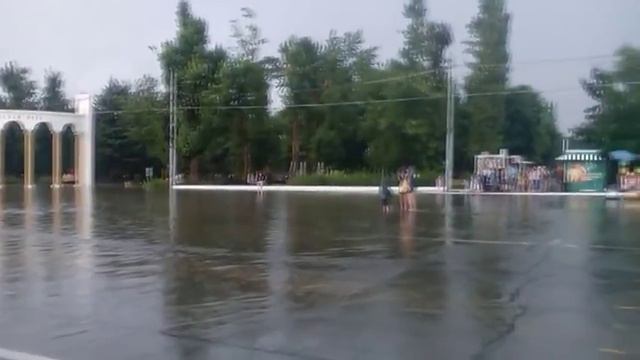 Потоп в Энгельсе на площади Ленина смотреть онлайн