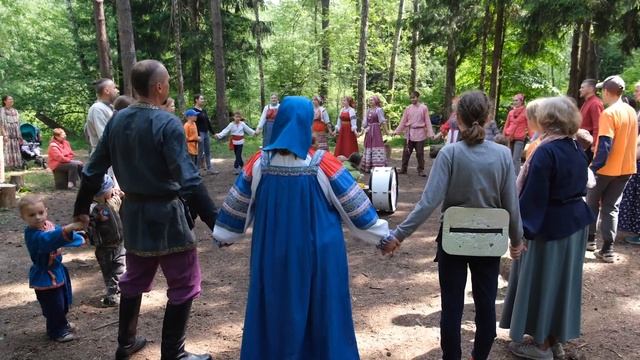 «Зелёный явор кудрявый» / Хороводная песня смотреть онлайн