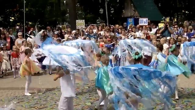 Бал дошколят 2016. Танцующие медузы смотреть онлайн